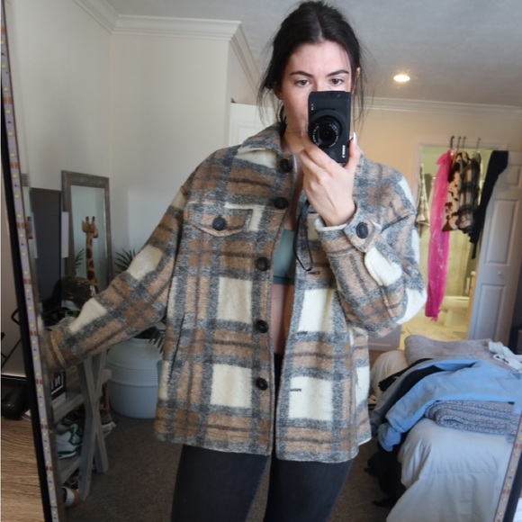 Zara Shacket - Picture 1 of 3